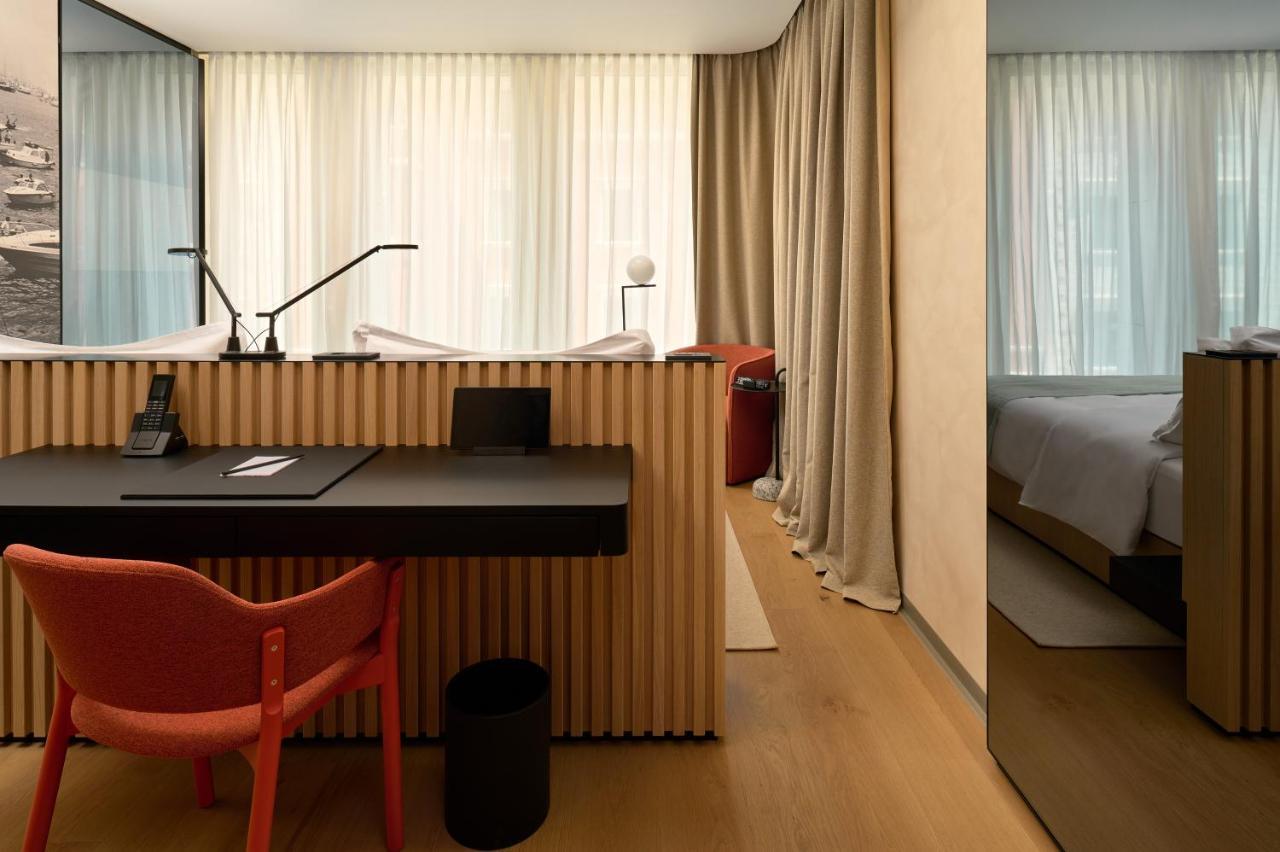 Hotel Ambasador 스플리트 외부 사진 A room at the hotel