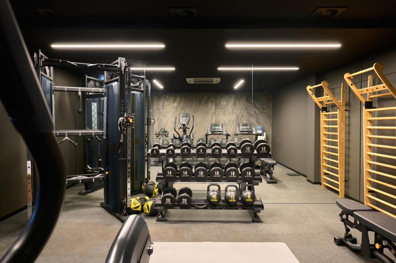 Hotel Ambasador 스플리트 외부 사진 The gym at The Ivy Collection
