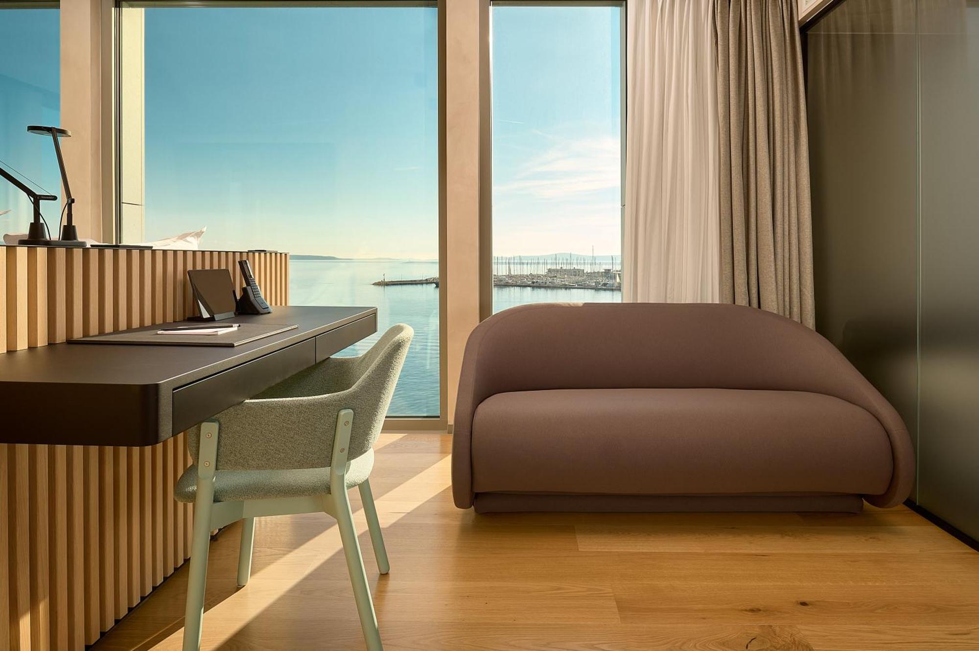 Hotel Ambasador 스플리트 외부 사진 A room at the hotel